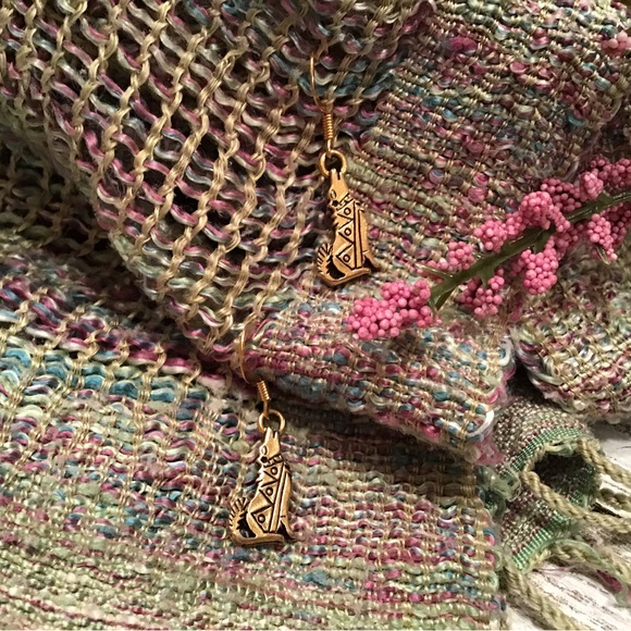 Wolf Earrings - Picture 6 of 7